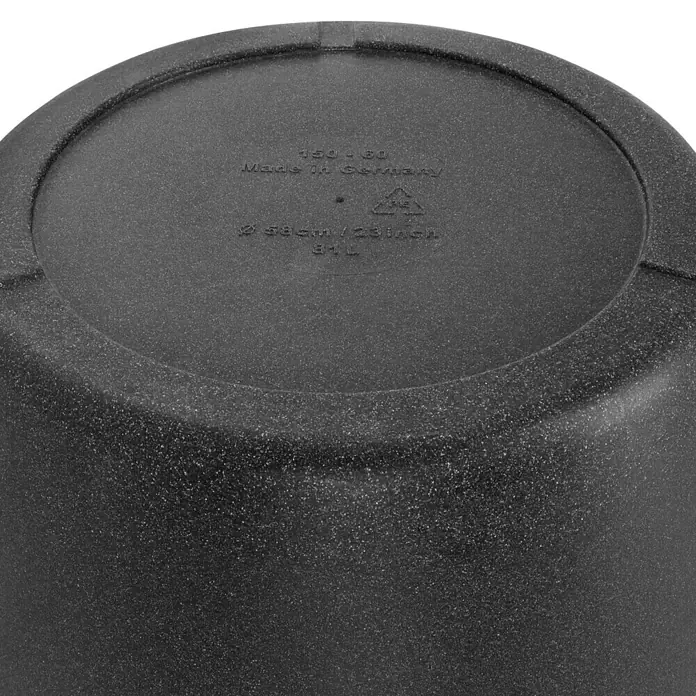 Geli Maceta para planta Napoli - Dimensiones externas (Ø x Al): 60 x 48 cm, Plástico, Antracita, Óptica de estructura - Primer plano de un cubo negro con la inscripción "Made in Germany", especificaciones de tamaño y símbolo de reciclaje.