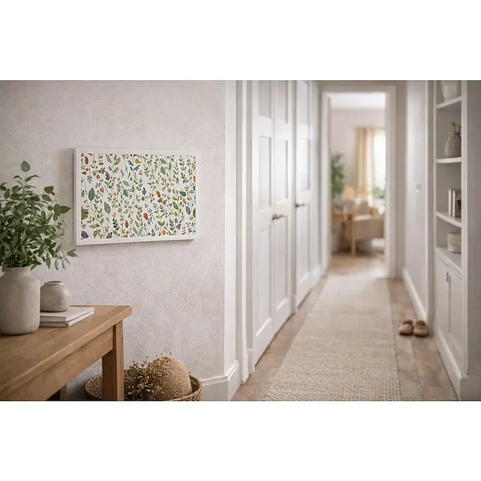 Versa Armario de contadores Acuarela - 45 x 33 cm - La obra de arte botánica enmarcada cuelga de la pared, añadiendo un toque natural y artístico al pasillo.