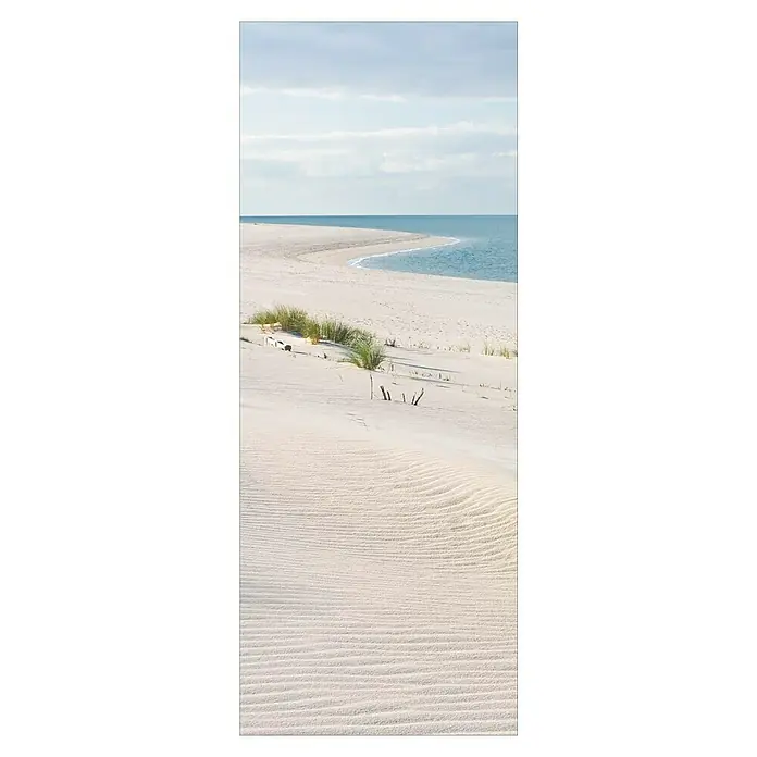 Glasbild - Seaside Idyll, B x H: 90 x 80 cm, 3 -tlg. - Ein vertikales Foto zeigt einen Sandstrand mit sanften Wellen, der sich bis zum Meer erstreckt, unter einem hellen Himmel.