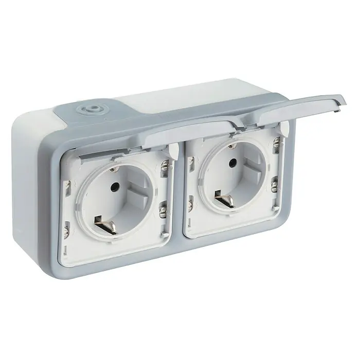 Legrand Plexo Enchufe para estancias con humedad doble - Gris, Alineación de los mecanismos: Vertical, Montaje en superficie, IP55 - Doble enchufe para exteriores con cubiertas abatibles, diseñado para proteger contra los elementos climáticos.