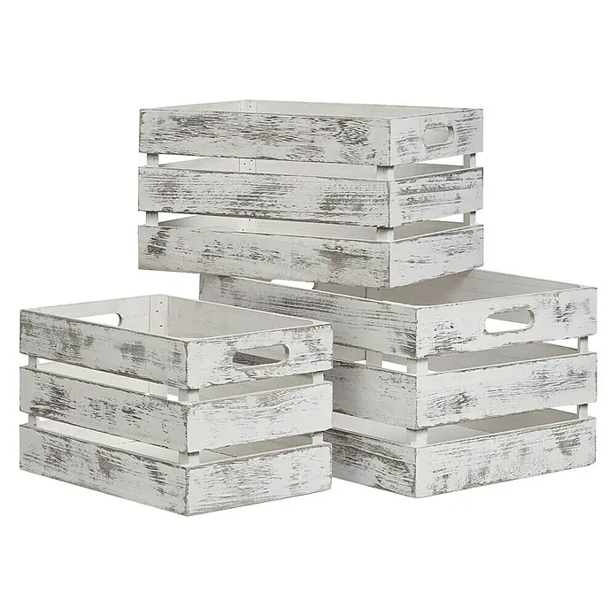 Zeller Present Caja de madera - L x An x Al: 39 x 29 x 21 cm, Blanco - Un primer plano de tres cajas de madera blancas con asas y un acabado ligeramente desgastado, perfectas para almacenamiento y decoración.