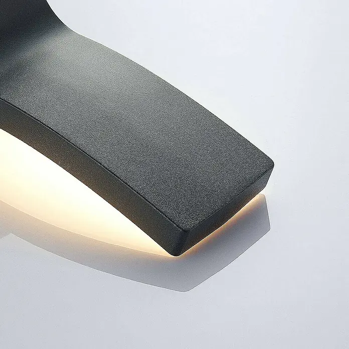 Lindby Außenwandleuchte Ilvita - schwarz, IP54