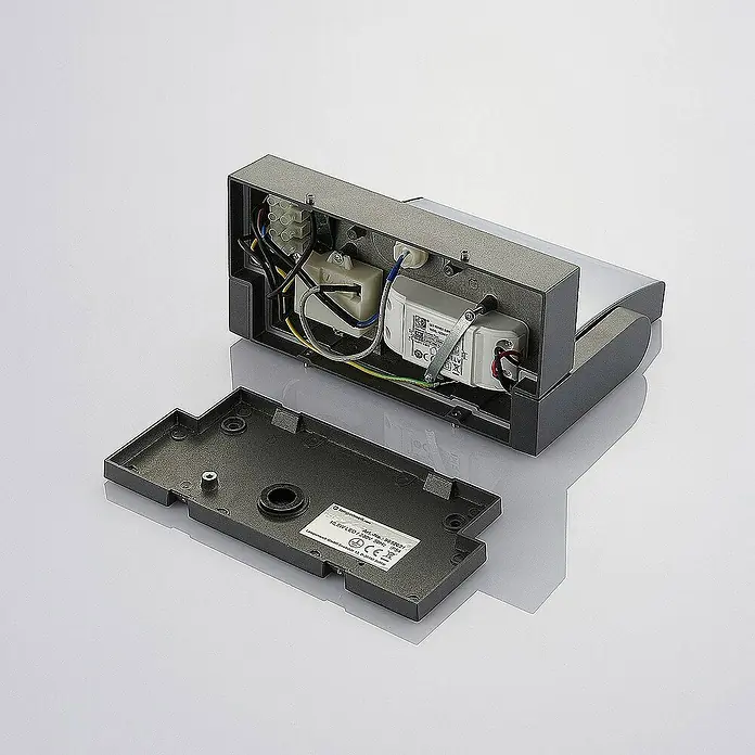 Lindby Außenwandleuchte Sherin - schwarz, IP54
