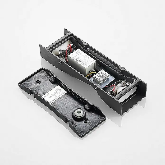 Lucande Außenwandleuchte Tibelya - 4 x 8 x 26 cm, schwarz, schwarz, IP65