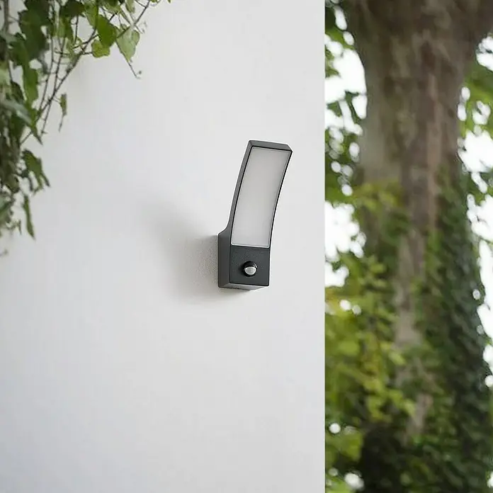 Lindby Außenwandleuchte Ilvita - schwarz, IP54