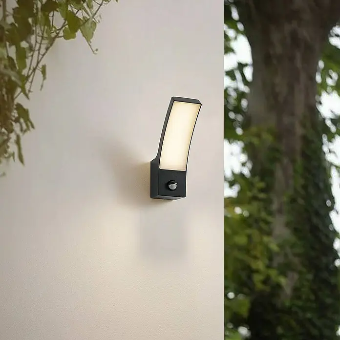 Lindby Außenwandleuchte Ilvita - schwarz, IP54