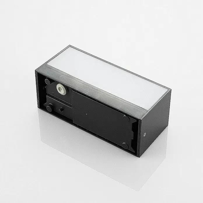 Lindby Außenwandleuchte Nienke - schwarz, schwarz, IP65