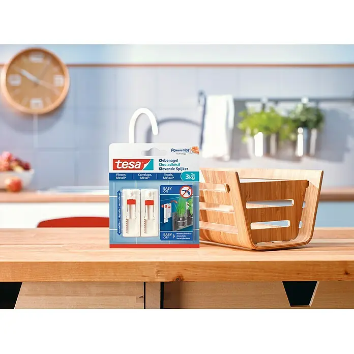 Tesa Clavo adhesivo ajustable - Blanco, Carga soportada: 3 kg, 2 ud. - Clavos adhesivos Tesa en primer plano: ideales para azulejos y metal, permiten una fijación fácil y rápida sin necesidad de taladrar.