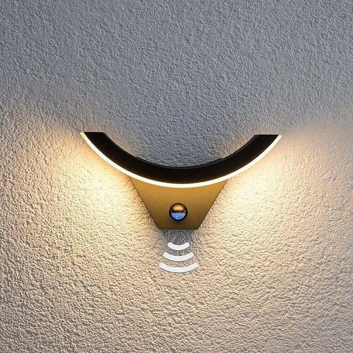 Lucande Außenwandleuchte Half - schwarz, schwarz, IP54