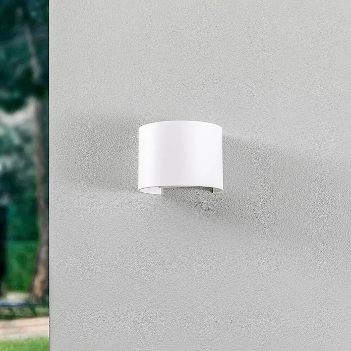 Lindby Außenwandleuchte Nivar - weiß / opal, IP54