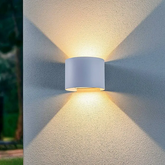 Lindby Außenwandleuchte Nivar - weiß / opal, IP54