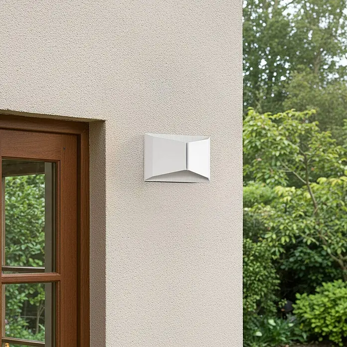 Lindby Außenwandleuchte Anlira - 7 x 18,5 x 12,5 cm, weiß / opal, IP65