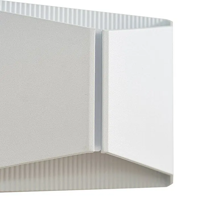 Lindby Außenwandleuchte Anlira - 7 x 18,5 x 12,5 cm, weiß / opal, IP65