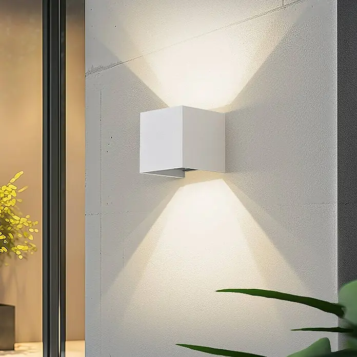 Lindby Außenwandleuchte Dara - weiß / opal, IP54