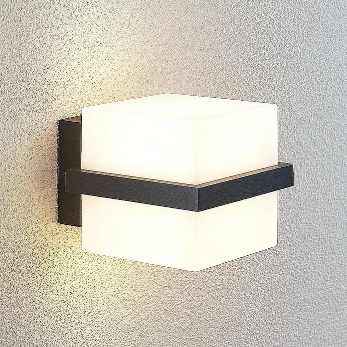 Lindby Außenwandleuchte Auron - schwarz, IP44