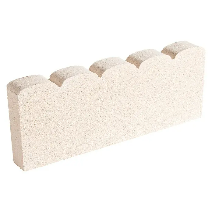 BHS Madrid Bordillo ondulado - 50 x 6 x 20 cm, Blanco, Hormigón - Un borde de jardín hecho de material ligero y poroso con un borde superior ondulado, ideal para definir parterres y jardinería.