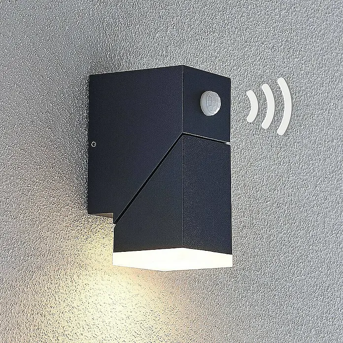 Lindby Außenwandleuchte Sally - 9,1 x 6,5 x 14,5 cm, schwarz, IP54