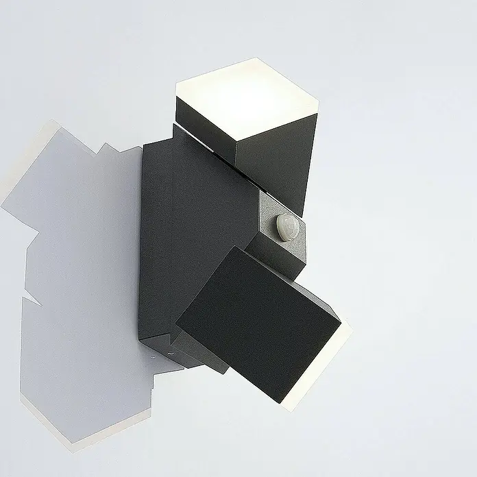 Lindby Außenwandleuchte Sally - 10,3 x 6,5 x 22 cm, schwarz, IP54