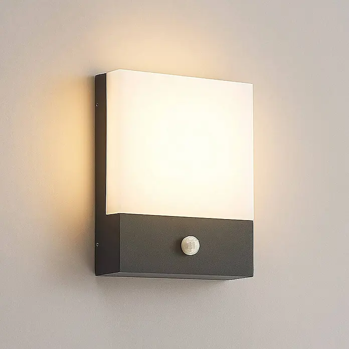 Lindby Außenwandleuchte Vanira - schwarz, IP54