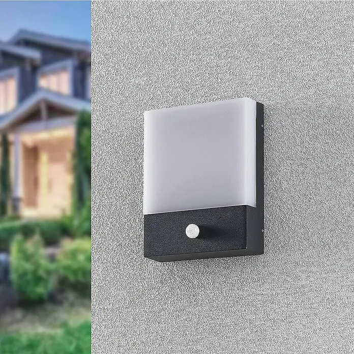 Lindby Außenwandleuchte Vanira - schwarz, IP54