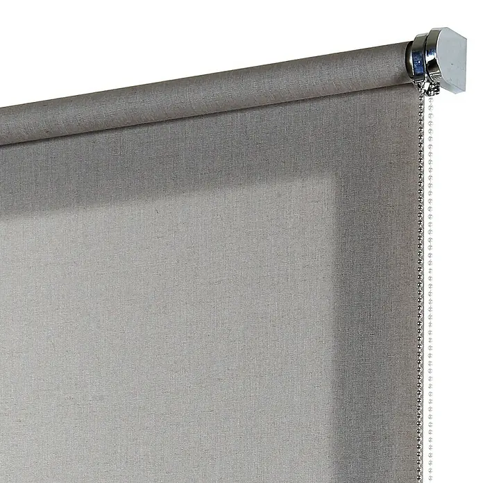Estor enrollable Roll-up Scandi - An x Al: 80 x 250 cm, Roca, Unicolor - Primer plano de un estor enrollable gris con cadena y herrajes plateados, que ofrece un toque moderno a la decoración de la ventana.