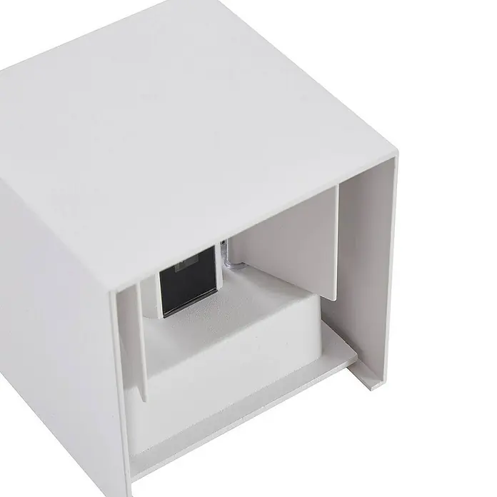 Lindby Außenwandleuchte Nivar - weiß / opal, IP54