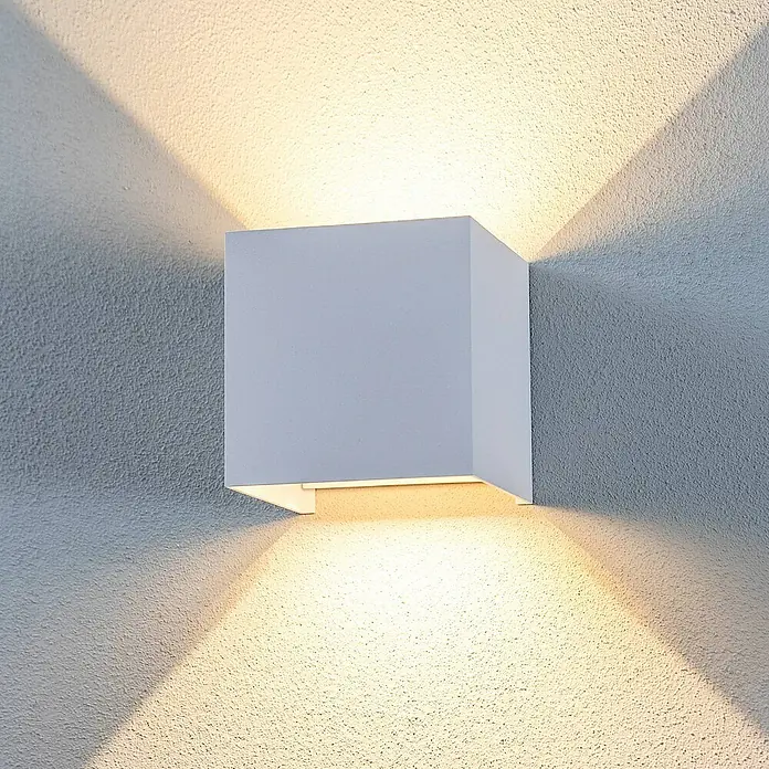 Lindby Außenwandleuchte Nivar - weiß / opal, IP54