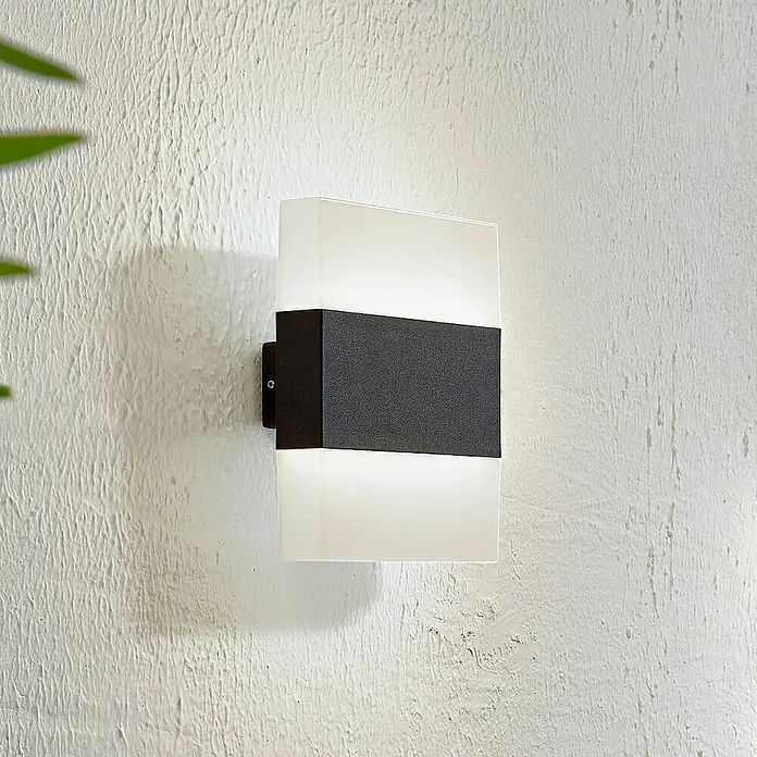 Lindby Außenwandleuchte Branor - schwarz, weiß / opal, IP54