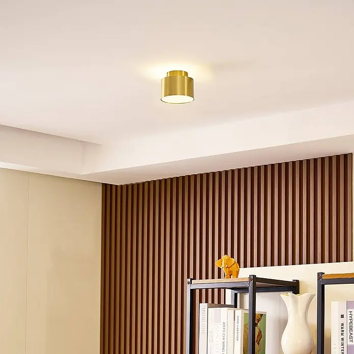 Lindby Deckenstrahler Nivoria - messing / gold