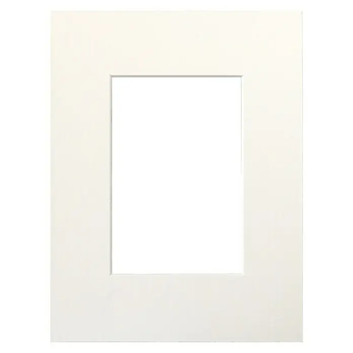 Nielsen Passepartout White Core - Porzellan, Bildformat: 10 x 15 cm, L x B: 18 x 24 cm - Ein weißer Bilderrahmen mit rechteckigem Ausschnitt, perfekt für Fotos oder Kunstwerke.