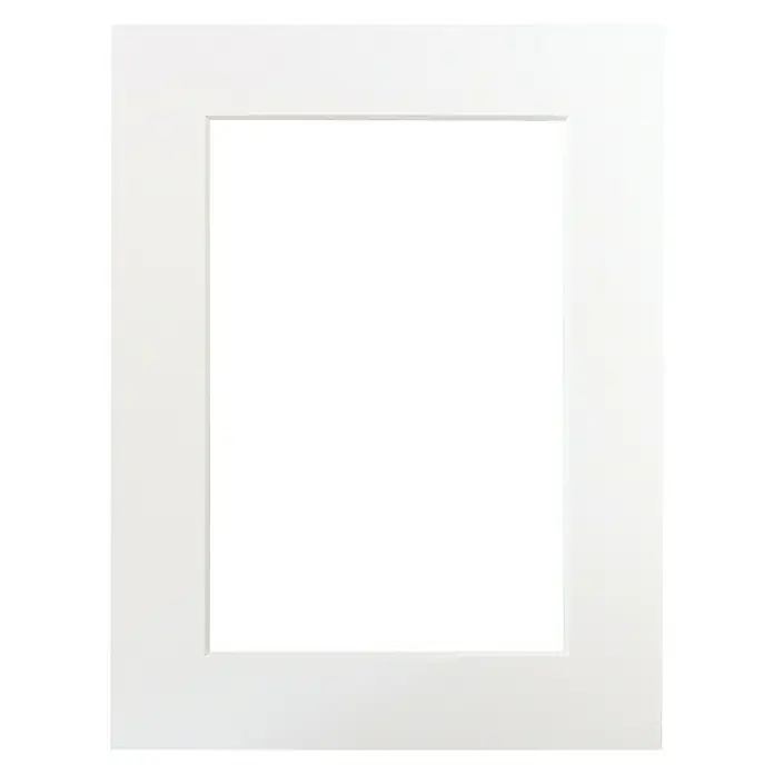 Nielsen Passepartout MSK Natur - Weiß, 30 x 40 cm, Bildformat: 20 x 30 cm - Nahaufnahme einer weißen Bilderrahmen-Passepartout, ideal zum Präsentieren von Fotos oder Kunstwerken in minimalistischem Stil.