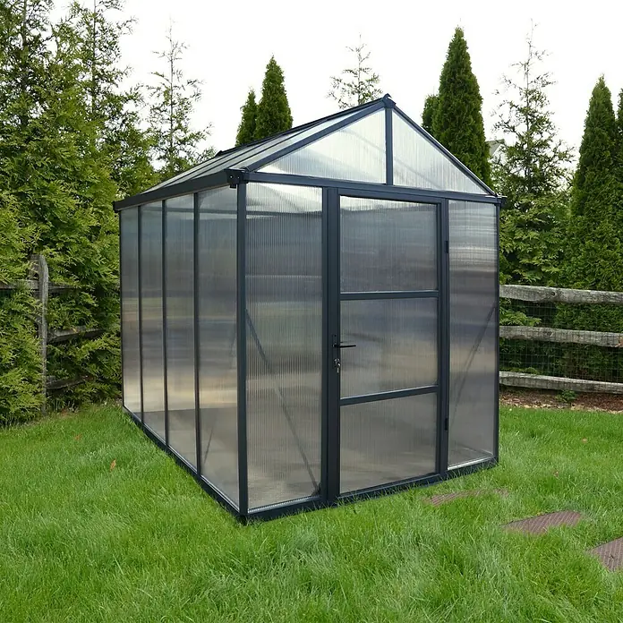 Palram – Canopia Invernadero Glory - Medidas ext. (An x Pr): 195,5 x 244,5 cm, 10 mm, Antracita - La imagen muestra un invernadero de policarbonato con marco negro, perfecto para proteger las plantas de las inclemencias del tiempo en jardines.
