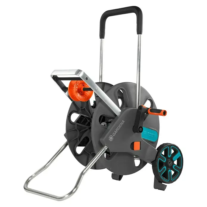 Gardena Schlauchwagen CleverRoll L Easy - Kunststoff/Metall, Schlauchkapazität: 100 m, 13 mm (½″) - Gardena Schlauchwagen mit grauem Korpus, orangefarbenen Akzenten, Griff und Rädern zum einfachen Transport eines Gartenschlauchs.