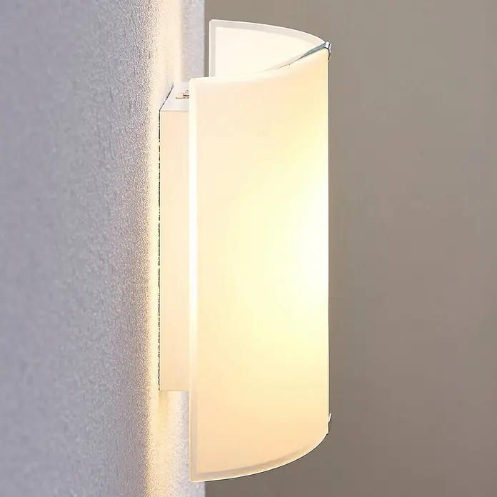 Lindby Wandleuchte Helmi - weiß / opal