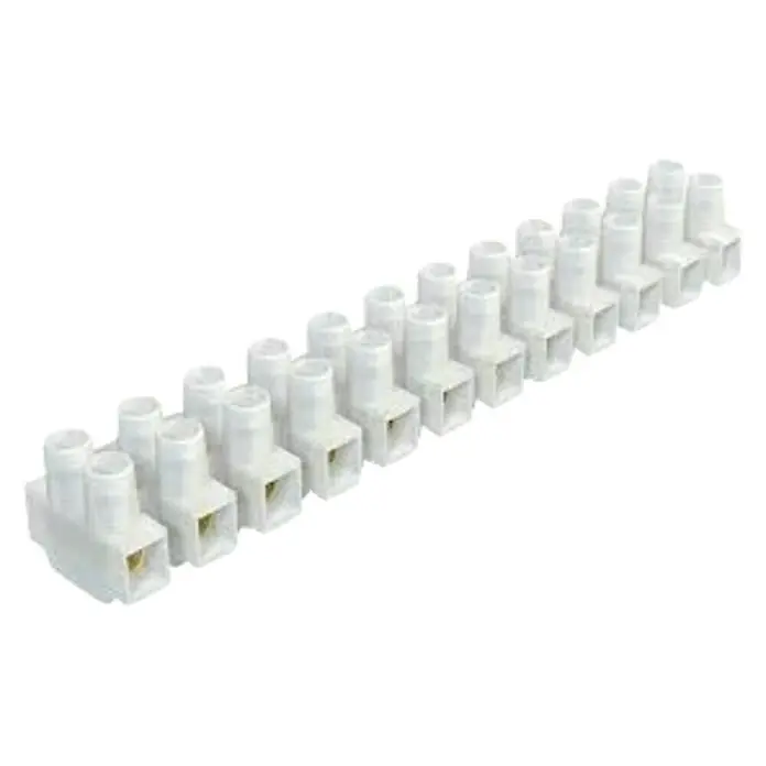 Famatel Regleta de conexión - Número de polos: 12 ud., Plástico, Blanco, 4 mm² - Primer plano de un largo bloque de terminales blanco con múltiples puntos de conexión para conexiones eléctricas.