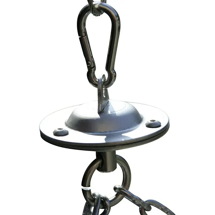Seilwirbel - Passend für: Schwenkgrills - Eine Nahaufnahme eines Wirbelhakens, der an einer Kette mit einem Karabiner befestigt ist. Ideal für Hängesessel oder Boxsäcke.