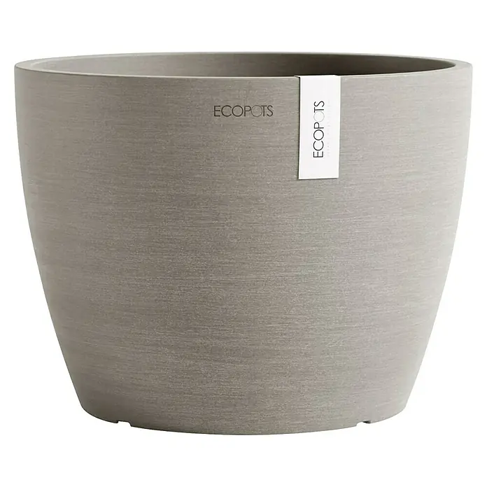 Ecopots Pflanztopf Stockholm - Außenmaß (Ø x H): 23,3 x 17,7 cm, Kunststoff, Braungrau - Heller, runder Pflanztopf von ECOPOTS mit subtiler Textur und einem kleinen, weißen Etikett, das die Marke hervorhebt.