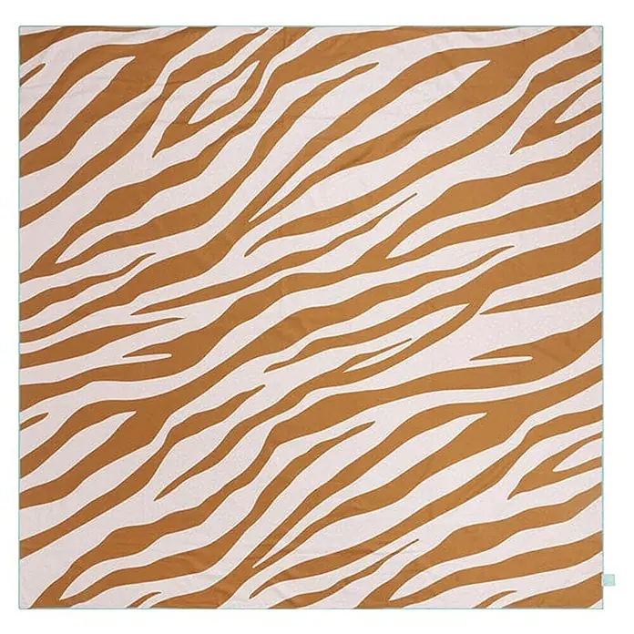 Swim Essentials Handtuch - 180 x 180 cm, Orange-Weiß - Quadratisches Tuch mit einem goldbraunen Zebra-Muster, ein stilvolles Accessoire für jeden Anlass.