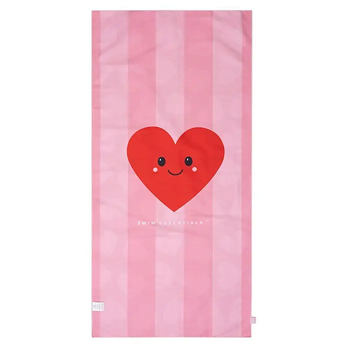 Swim Essentials Handtuch - 135 x 65 cm, Rot-Weiß - Rosa gestreiftes Badetuch mit rotem Herz und der Aufschrift "Swim Essentials".
