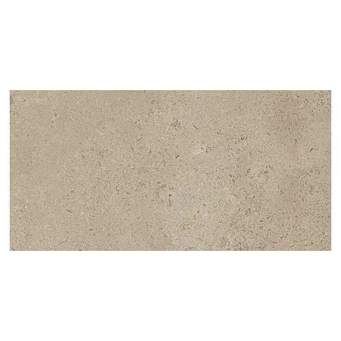 Atlas Concorde Solution Feinsteinzeugfliese Lunastone - 30 x 60 cm, Ash, Matt - Nahaufnahme einer beigen Steinfliese mit subtilen Texturen und Mustern, ideal für Bodenbeläge oder Wandverkleidungen.