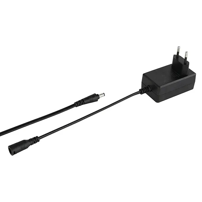 Globo LED-Stehleuchte Ebro - 20 W, Silber, Warmweiß, L x B x H: 35 x 30 x 194 cm - Produktansicht eines schwarzen Netzteils mit Kabel und Stecker für elektronische Geräte.