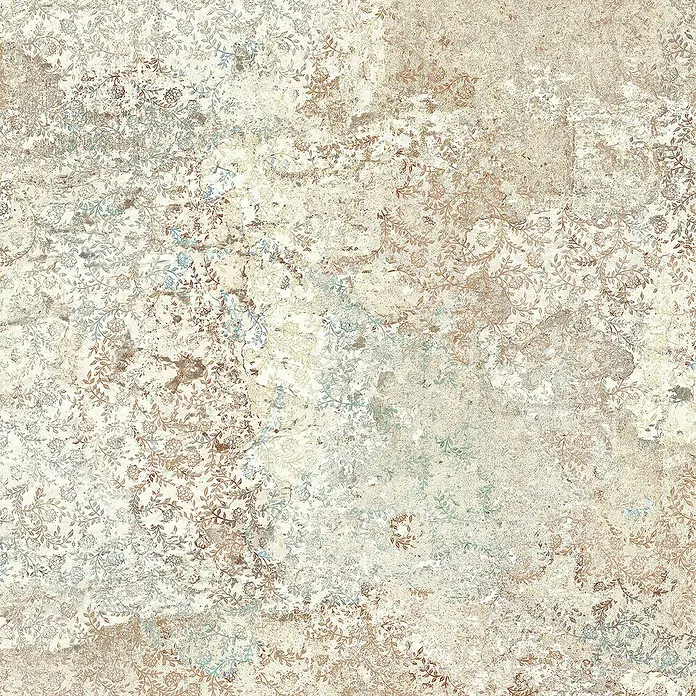 Feinsteinzeugfliese Carpet Natural - 100 x 100 cm, Sand, Matt - Abgenutzte Tapete mit floralem Muster in Beige- und Brauntönen, die eine Vintage-Ästhetik und Textur für Wanddekorationen bietet.