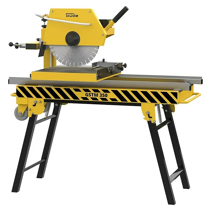 Güde Steintrennmaschine GSTM 350 - 2,2 kW, Max. Schnittlänge: 800 mm - Bild einer Fliesenschneidmaschine Güde GSTM 350 mit gelbem Gehäuse und schwarzem Untergestell.