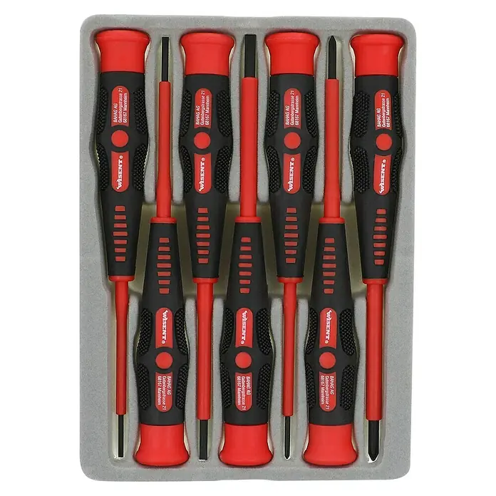 Wisent Set de destornilladores - 7 pzs., Acero - La imagen muestra un juego de destornilladores WISENT con mangos rojos, bien ordenados en un embalaje gris.