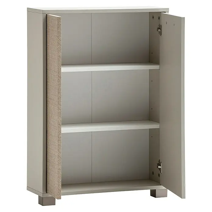 Schildmeyer Edno Unterschrank - L x B x H: 19,8 x 59,8 x 124 cm, Beige - Eine Innenaufnahme eines offenen Badezimmerschranks mit zwei Regalen und einer texturierten Tür. Das Innere ist grau, die Regale weiß.