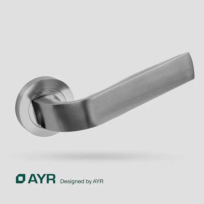 AYR Conjunto de picaporte Casta -  - Primer plano de una moderna manija de puerta de metal cepillado con base redondeada.