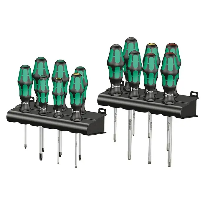 Wera Kraftform Kompakt Schraubendreher-Set Kraftform Big Pack 300 - 14 -tlg. - Das Bild zeigt ein Set von Wera Schraubendrehern in einer praktischen Halterung, ideal für Werkstatt und Heimwerker.