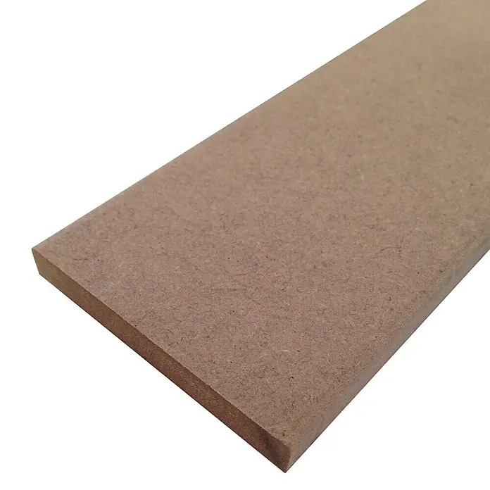 Rufete Tapeta sin tratar - Natural, 225 cm x 70 mm x 10 mm, 1 ud. - Primer plano de un tablero de MDF sin acabado, ideal para proyectos de bricolaje, modelismo y construcción de muebles. El tablero es robusto y versátil.