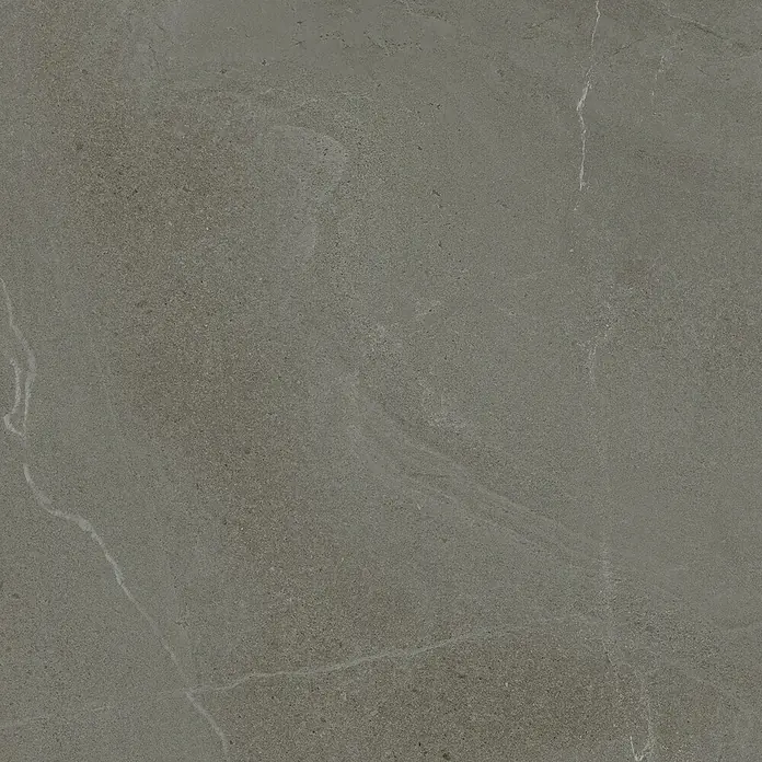 Terrassenfliese Slate 2.0 - 100 x 100 x 2 cm, Anthrazit, Matt - Detailaufnahme einer grauen Steinplatte mit feinen Maserungen und subtilen Farbvariationen, ideal für moderne Innenräume.