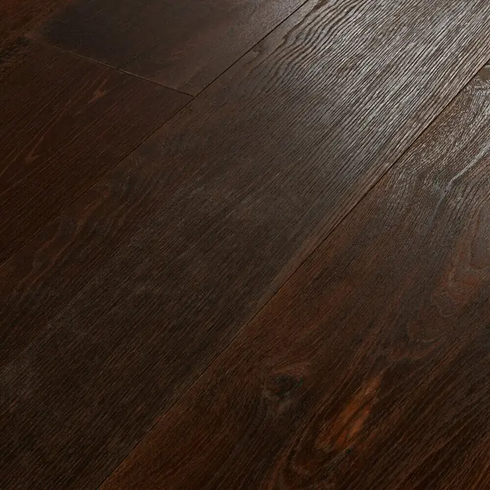 Parkettmuster Eiche Julia - 280 x 160 x 15 mm, Landhausdiele - Nahaufnahme von dunkelbraunem Holzboden mit einer attraktiven Maserung, ideal für elegante Innenräume.